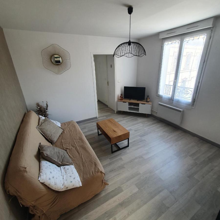 Appartement De La Tour เอแปร์เน ภายนอก รูปภาพ