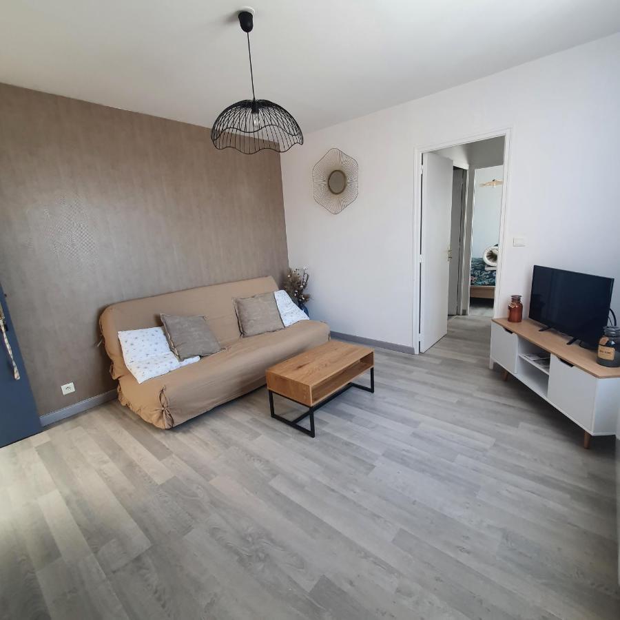 Appartement De La Tour เอแปร์เน ภายนอก รูปภาพ