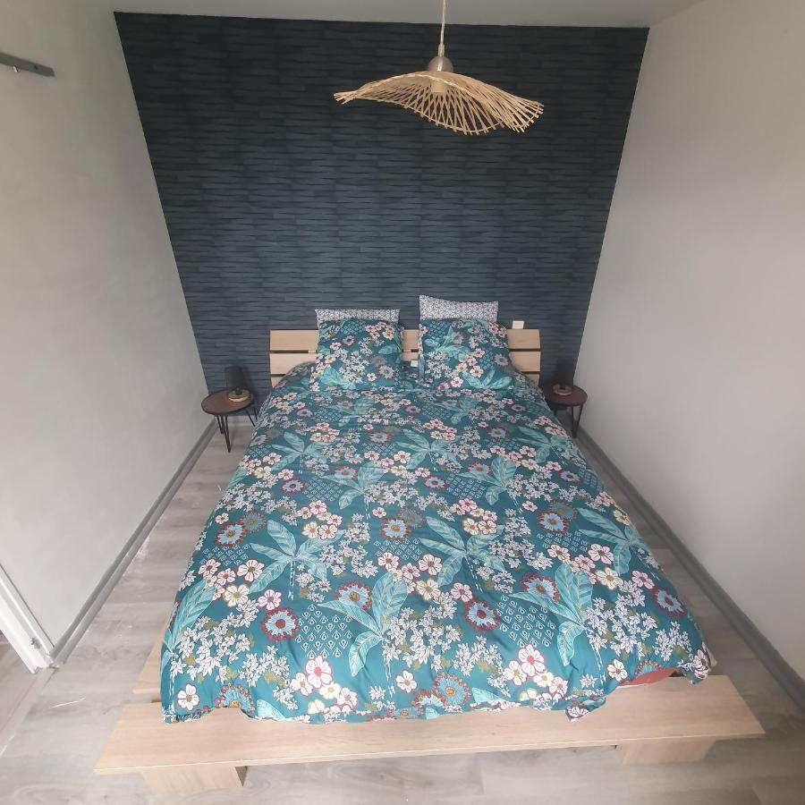 Appartement De La Tour เอแปร์เน ภายนอก รูปภาพ